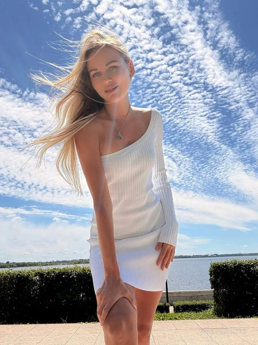 Daria, Russian woman in Saint Petersburg — photo 3