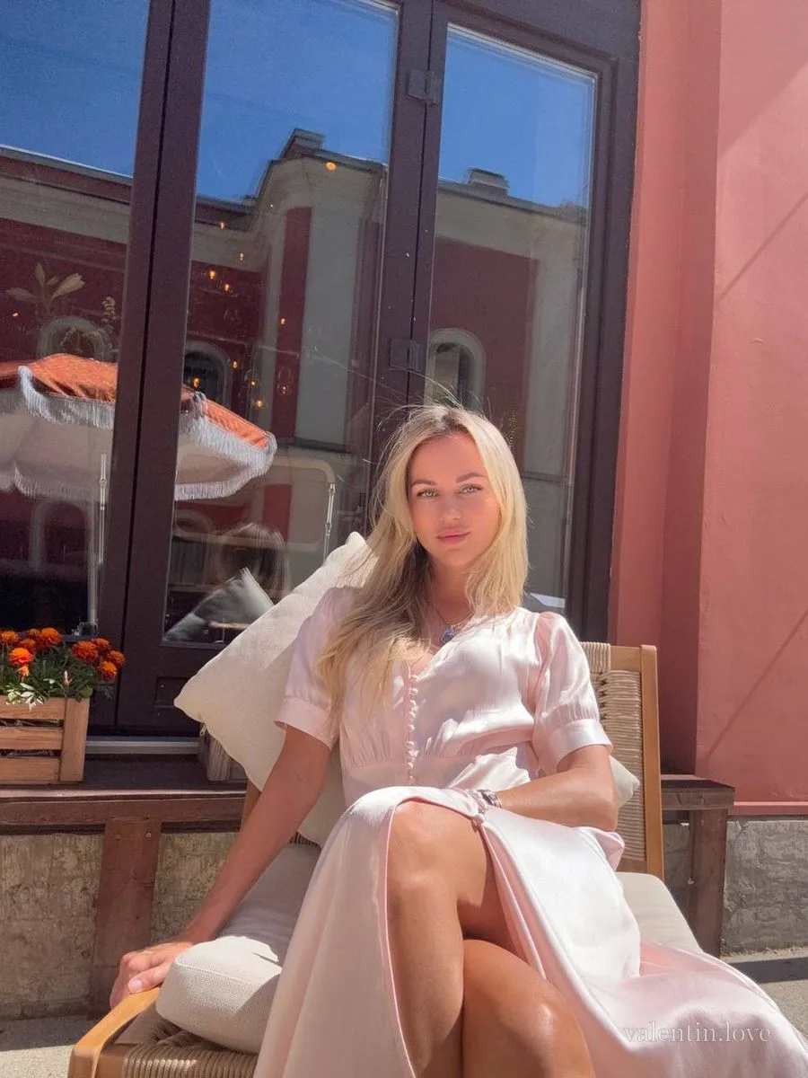 Daria, Russian woman in Saint Petersburg — photo 6