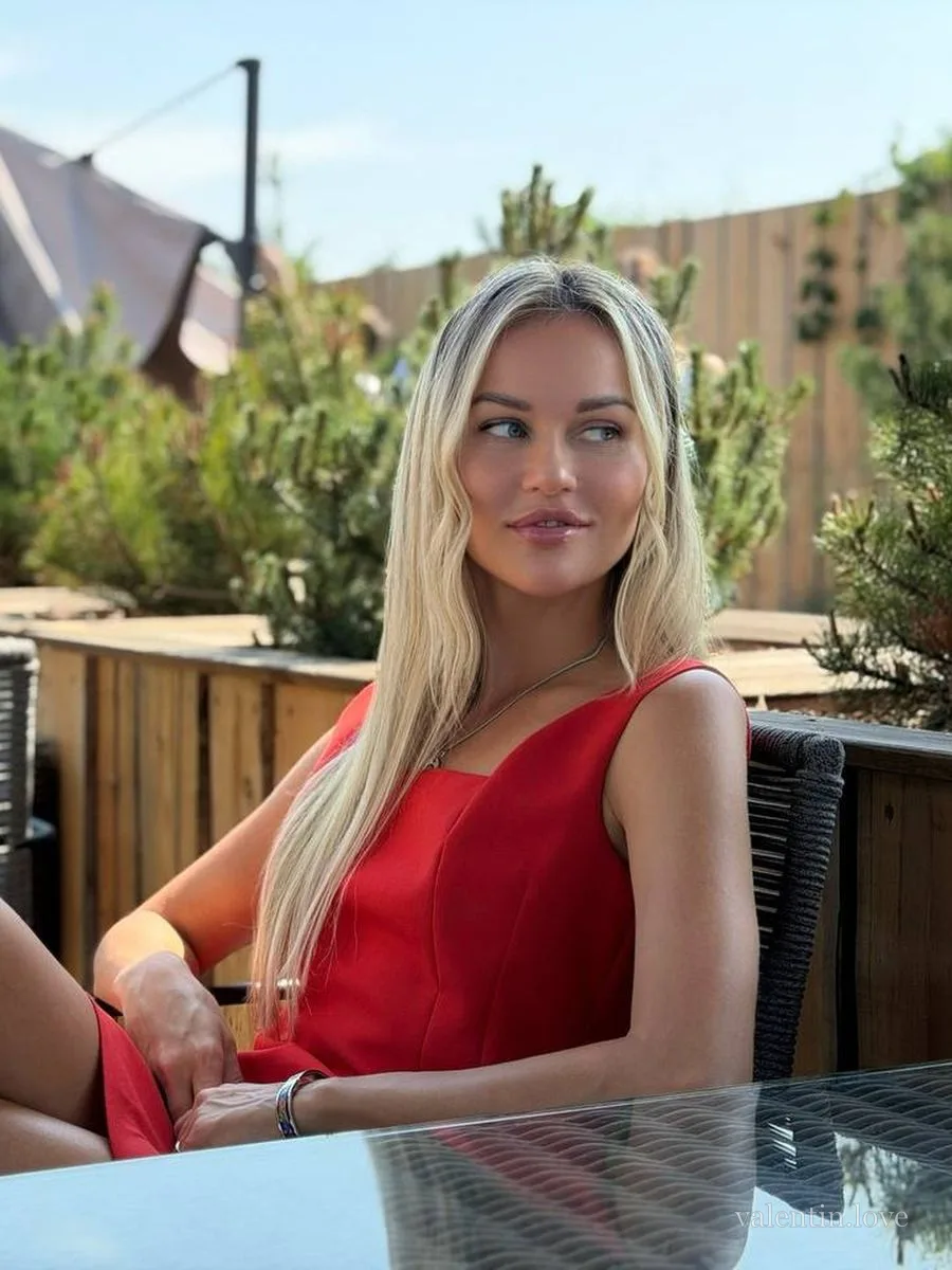 Daria, Russian woman in Saint Petersburg — photo 7