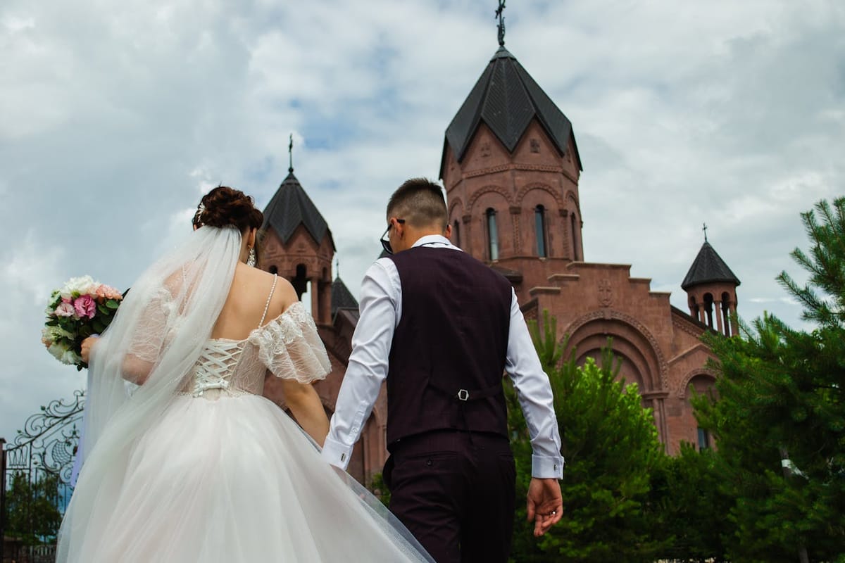 Les traditions du mariage russe : cérémonie, coutumes et symboles